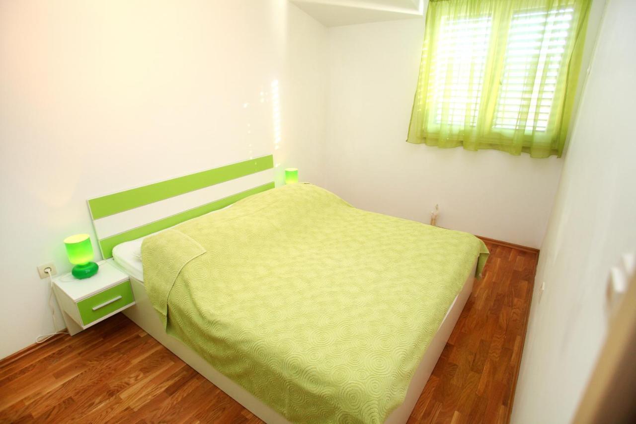Apartments Nakir Slatine Room photo